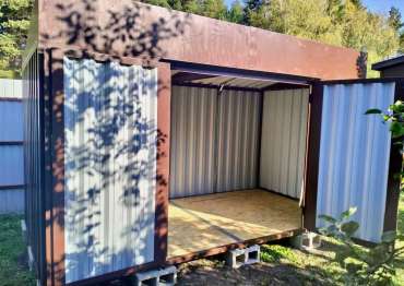 Вместительный хозблок для хранения садовой техники в шоколадном цвете в СНТ Ясная поляна, Раменский р-н, МО