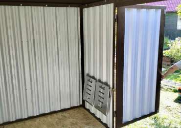 Функциональный хозблок для хранения садовой техники в шоколадном цвете в СНТ Ясная поляна, Раменский р-н, МО