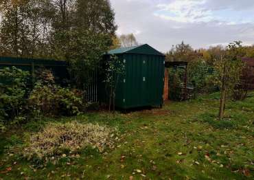 Стильный хозблок для садового инвентаря в ярком зеленом цвете в СНТ Надежда, Конаковский р-н, Тверская область