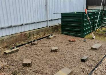 Площадка под хозблок для личных вещей в сочном зеленом цвете в дер. Малые Горки, Наро-Фоминский р-н, МО