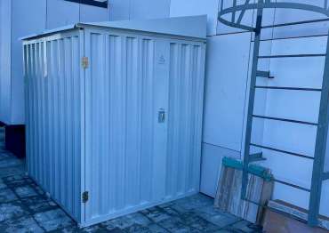 Стильный хозблок для хранения хозяйственного инвентаря по индивидуальным размерам в г. Москва