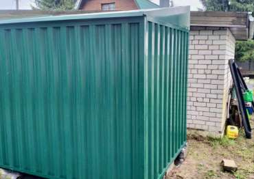 Вместительный хозблок для хранения садового инвентаря в зеленом цвете в дер. Глазово, Тверская область 