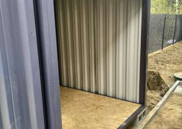 Современный хозблок для садового инвентаря и дров в графитовом цвете в г. Химки, МО