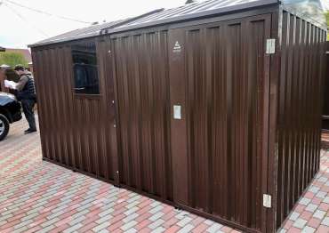 Современный хозблок для садовой техники и инвентаря в шоколадном цвете в дер. Бездедово, Богородский р-н, МО