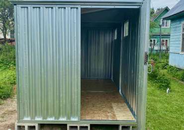 Хозблок с односкатной крышей в дер. Троица, пос. Вороновское, г. Москва