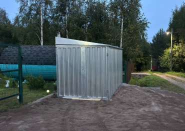 Вместительный хозблок для квадроцикла в цинковом цвете в СНТ ЛЭТИ, с.п. Первомайское, Ленинградская обл.