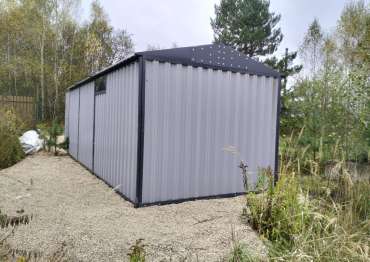 Гараж в светло-сером и графитовом цветах из профлиста в дер. Колюпаново, Калужская обл.