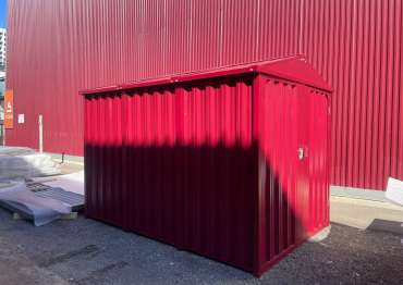 Яркий хозблок в дер. Тихоново, Можайский округ, МО