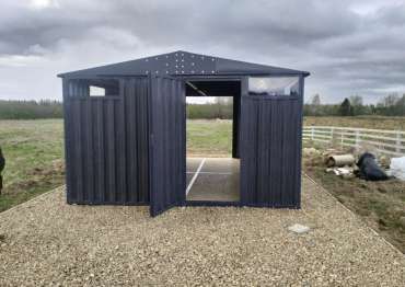 Хозблок с двускатной крышей в дер. Грешнево, г.о. Клин, МО