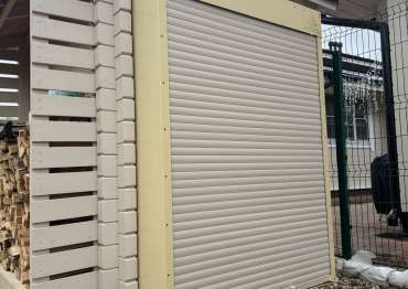 Удобный роллетный шкаф в дер. Лазурная, Конаковский окр, Тверская обл.