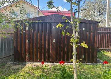 Хозблок в шоколадном цвете в дер. Борзые, г.о. Истра, МО