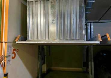 Контейнер в цинковом цвете для заказчицы в Клаус паркинг