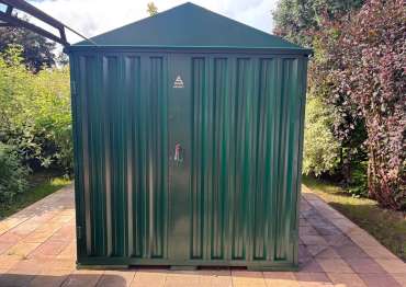 Хозблок с двускатной крышей в дер. Марушкино, Новомосковский адм.окр, г. Москва