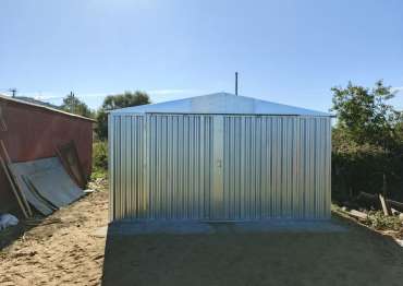 Вместительный хозблок с двускатной крышей в дер. Опарино, Сергиево-Посадский г.о, МО