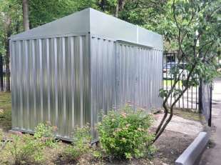 Два хозблока для хозяйственного инвентаря в цинковом цвете на территорию школы, г. Москва