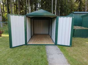 Хозблок для хозяйственных вещей в зеленом цвете в дер. Ожигово, Троицкий адм.окр., г. Москва