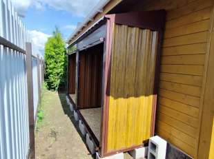 Две дровницы для хранения вещей в комбинированной расцветке в дер. Сокольниково, г.о. Домодедово, МО