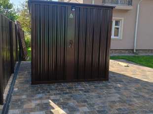 Гараж для мотоцикла и шин в шоколадном цвете в дер. Сутормино, Тарусский р-н, Калужская обл.