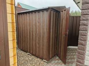 Хозблок для садовой техники и хозяйственных принадлежностей в комбинированной расцветке в дер. Теренино, Павлово-Посадский р-н, МО