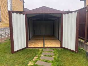 Хозблок для велосипедов, мастерской и хозяйственных вещей в шоколадном цвете в дер. Холмы, г.о. Истра, МО